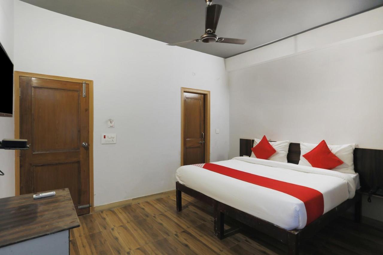 Flagship Hotel Discovery Near Pvr Ansal Plaza Большая Нойда Экстерьер фото